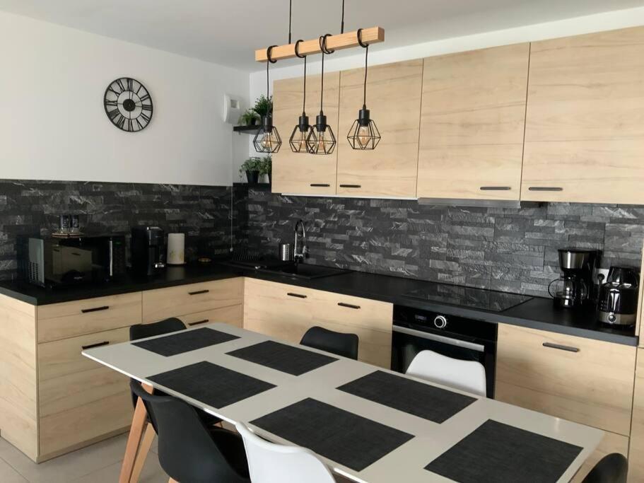 Logement Cosy Climatise Avec Parking Aix-en-Provence Eksteriør bilde